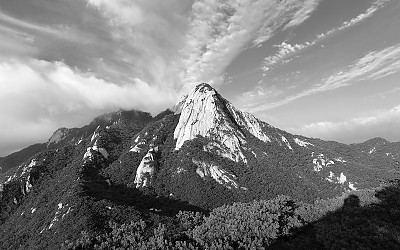 폭발하는 인수봉