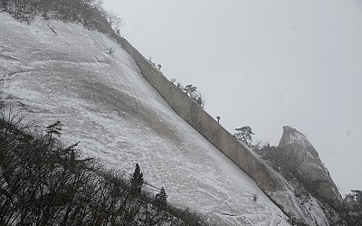 폭설속의 세 남자의 암릉등반