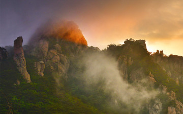 불타는 자운봉.....도봉산