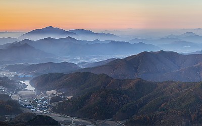 내동산을 바라보며