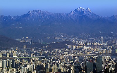 도시를 보며 산을 생각하다