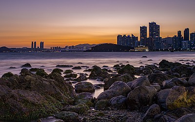 밤 야경 바닷가