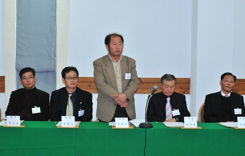 좌로부터 박승호님, 조영수님, 강병규님, 박균철님,송홍식님