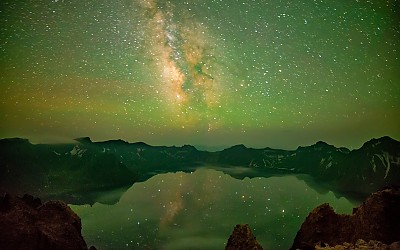 여름 백두산 은하수반영