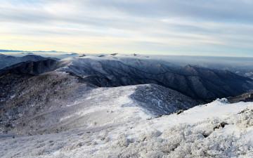 덕유 중봉의 능선