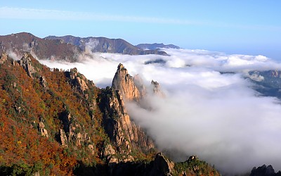 범봉의 빛.