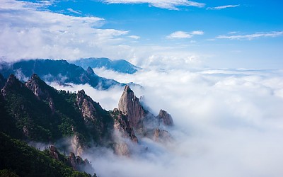 범봉과 운해