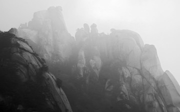 마루터기에서서 바위소리를 들으며....