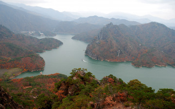 가은산에서 바라본 청풍호반