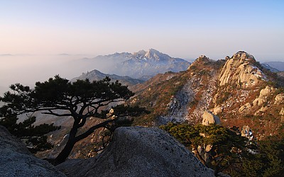 북한산을 바라보며