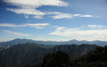 서북능선과 원시 계곡