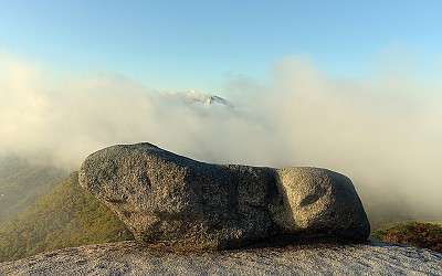 운무속의 북한산