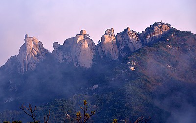 도봉산 오봉의 일출빛