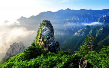 설악 마등령에서 바라본 천불동 아침 햇살