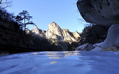 설악 미륵봉 반영