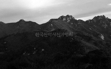우이능선에서 본 도봉산