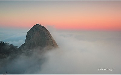 인수봉의 여명.