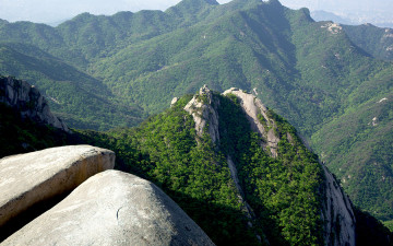 북한산 노적봉 신록