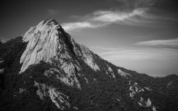 북한산 인수봉의 자태