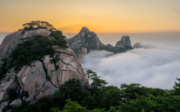 도봉산 일출입니다.