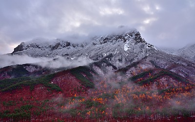 울산바위 사진 하나 올려 봅니다