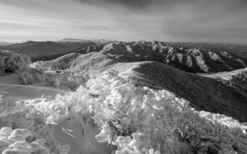 흑백으로 본 덕유능선