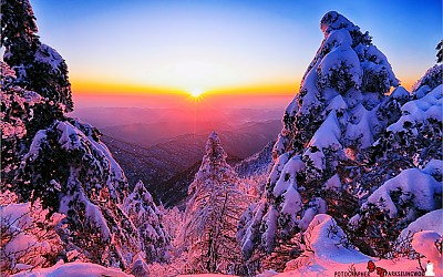 지리산 중봉의 아침 빛